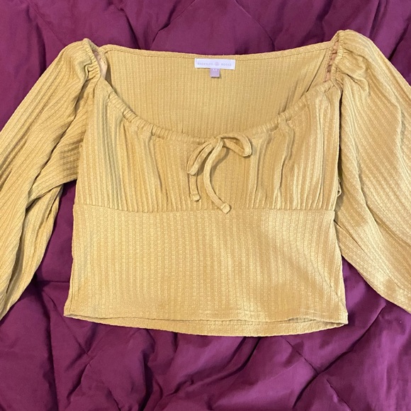 Backyard Roses Top - Picture 1 of 4